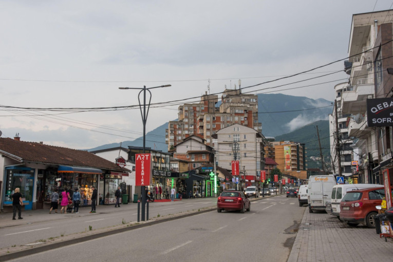Horor na jugu Srbije: Učenica izbodena na autobuskoj stanici