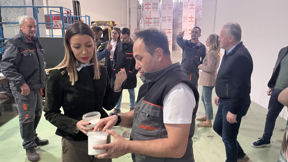 Adrijana Mesarović sa privrednicima iz Lučana: Svakodnevno razgovaramo kako država da pomogne (FOTO/VIDEO)