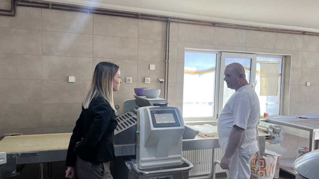 Adrijana Mesarović sa privrednicima iz Lučana: Svakodnevno razgovaramo kako država da pomogne (FOTO/VIDEO)