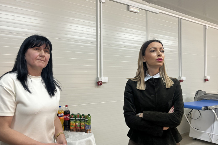 Adrijana Mesarović sa privrednicima iz Lučana: Svakodnevno razgovaramo kako država može da pomogne (FOTO/VIDEO)