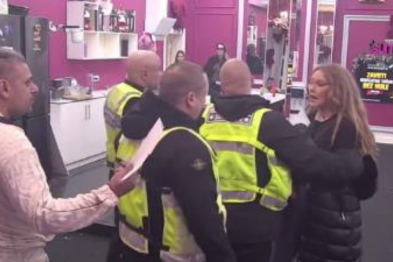 Bora Santana mlati kog