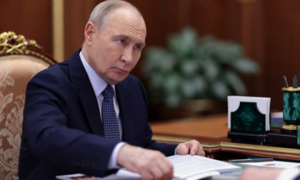 Šok iz Kremlja! Peskov otkrio: Putina možete videti za volanom pored sebe na putu
