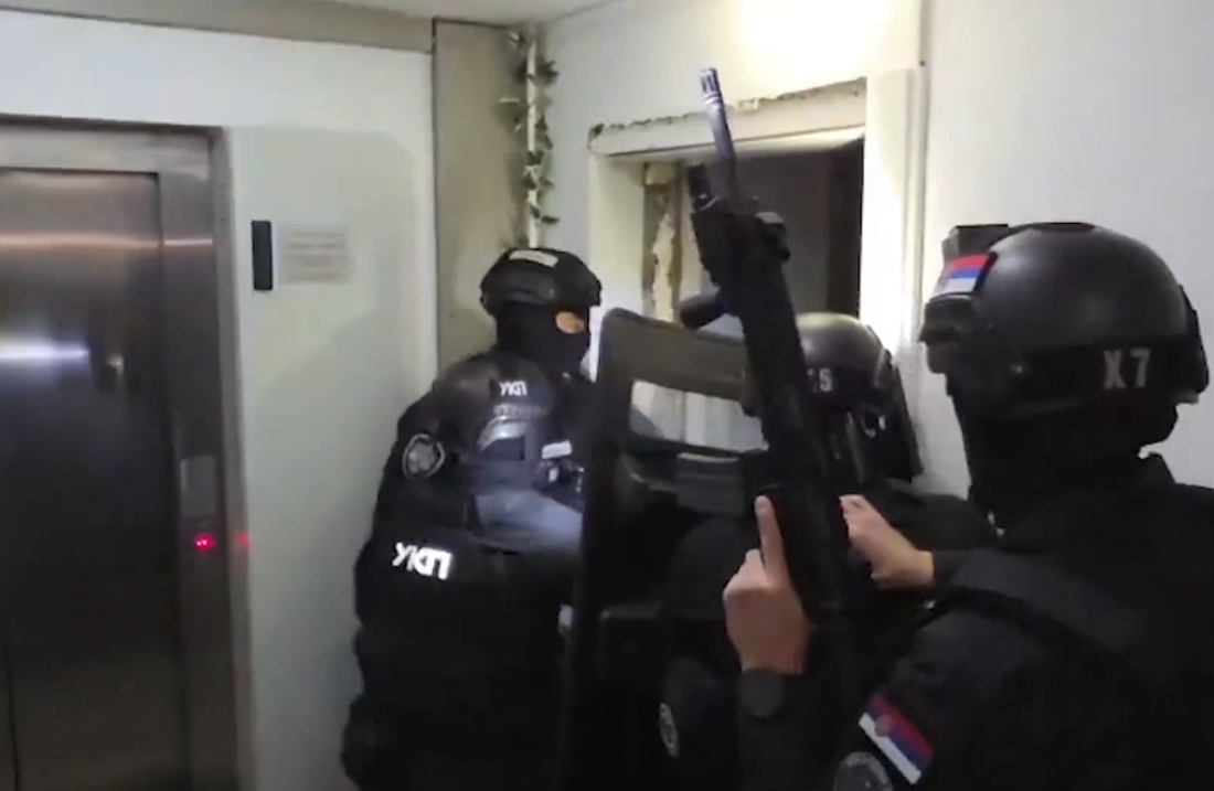 Naslovne strane dnevnih novina: Prelistavanje štampe za 10. april 2026. godine