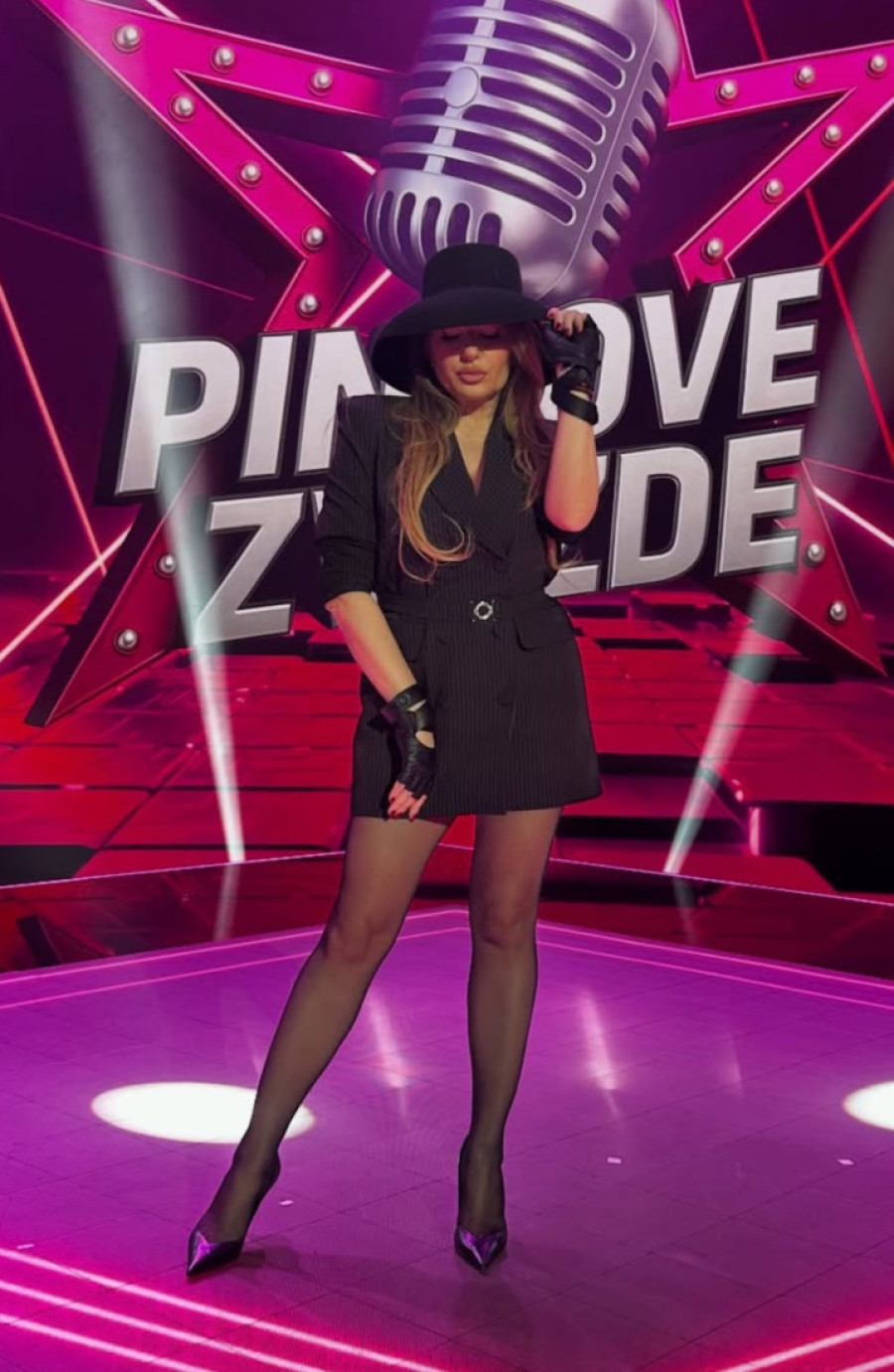 Modni žiri bez pardona: Nju porede sa Melanijom Tramp, a liči na Draganu Mirković!