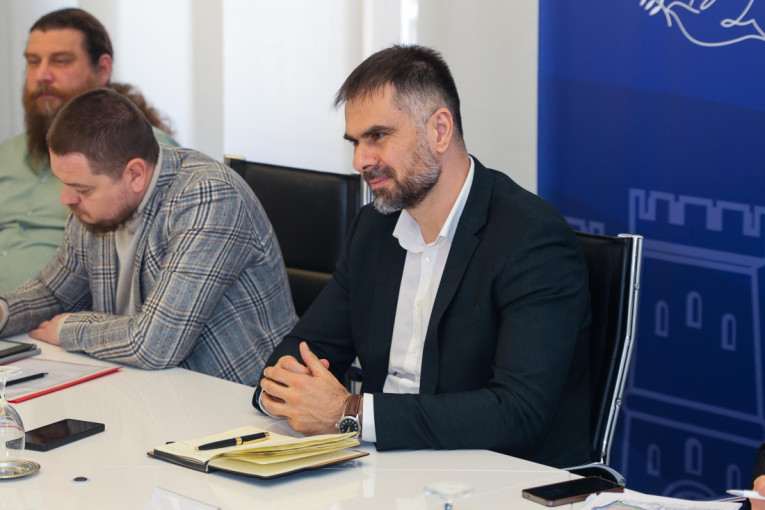 Mićin čestitao Uskrs: Da praznični dani svima donesu mir, snagu i veru