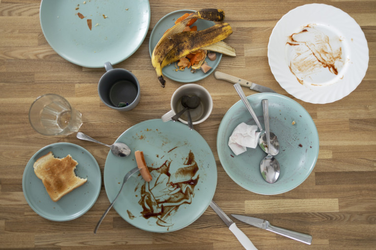 Feng šui upozorava: Ako držite ove stvari na trpezarijskom stolu, možete nesvesno da blokirate energiju blagostanja