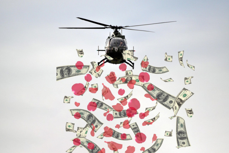 Dramatično spasavanje dvoje nemačkih turista: Na santi leda ispisali „SOS“, u poslednjem trenutku izbegli tragediju