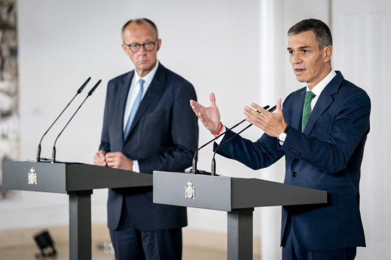 Sve je zakuvao Tramp: Sančez izbegava Mercove pozive danima, neće da mu pređe preko onoga što se desilo u Beloj kući (VIDEO)