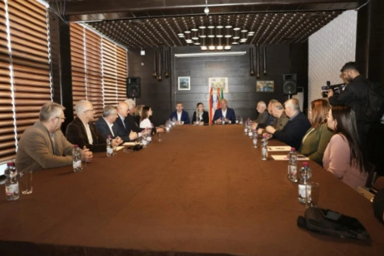 Mesarović u poseti Knjaževcu: Konstruktivni razgovori sa privrednicima doneće nova radna mesta, pomoć države za bolji privredni ambijent