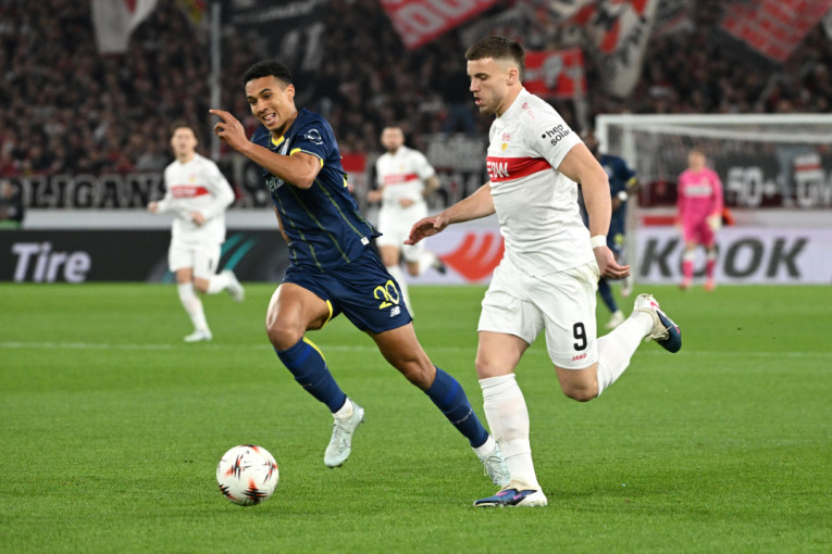 Porto pobedio Štutgart, a Aston Vila Zvezdinog "dželata" (VIDEO)