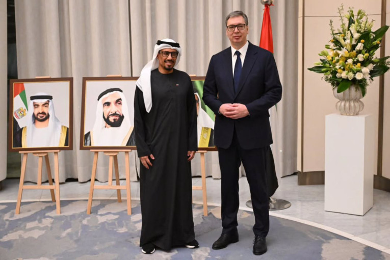 Vučić na iftar večeri na poziv Ambasade Ujedinjenih Arapskih Emirata: Uz prijatelje bez obzira na izazove (FOTO)