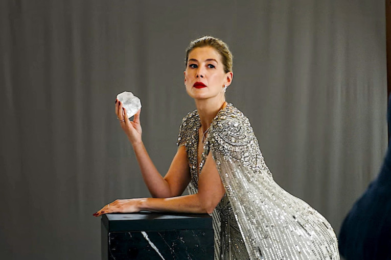 Rozamund Pajk o filmu koji je mogao da joj uništi karijeru: Jedan od najgorih ikad snimljenih (VIDEO)