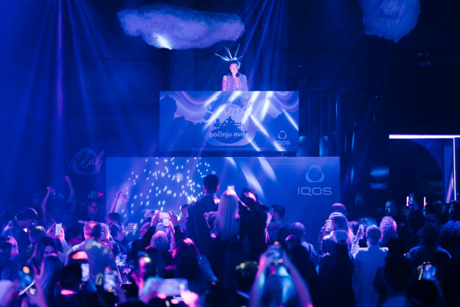 Ovo je godina Electric Purple energije: IQOS ILUMA i pokreće talas globalnih experienca