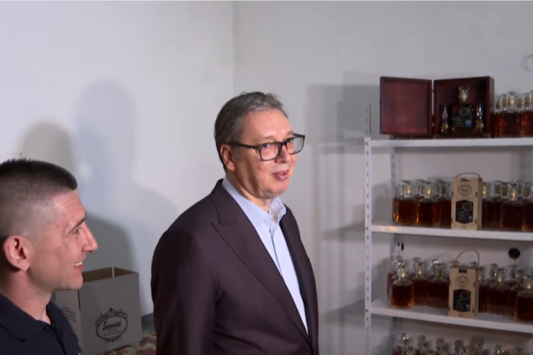 Vučić: Naša politika je da trpeza bude puna, da za njom budu svi i da zajedno gradimo budućnost Srbije!