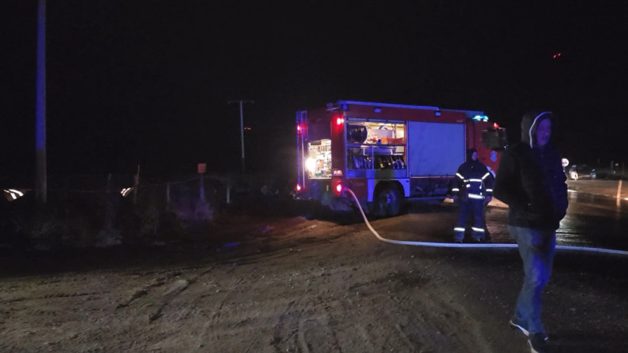 Slike i snimak sa mesta nezgode kod Novog Pazara: Audi se zakucao u kamion, dve osobe povređene!