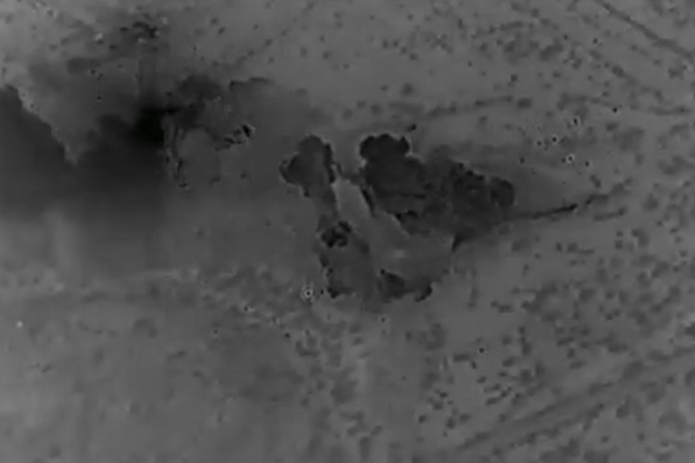 Objavljen snimak razaranja: Ovako je izgledao napad na najvažnije iransko ostrvo (VIDEO)