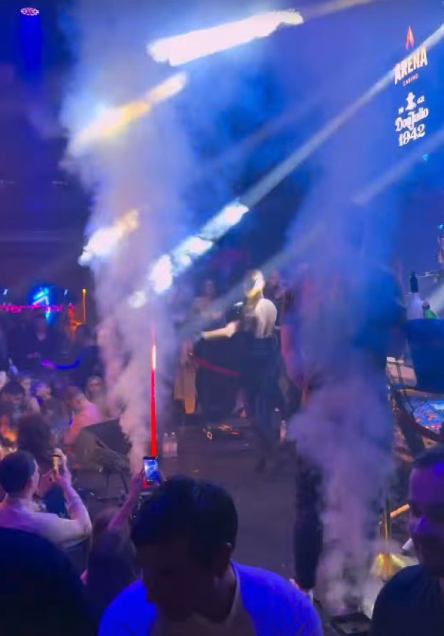 Drama na nastupu Barbare Bobak u Zagrebu: Pirotehnika planula tik ispred pevačice