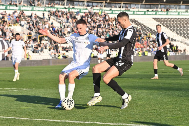 Partizan - TSC  2:0 : Crno-beli duplirali prednost!