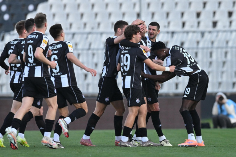 Partizan dominirao, pa strepeo: Crno-beli slavili na povratku Srđana Blagojevića!