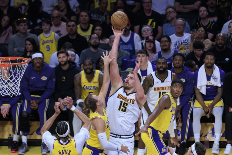 Denver pao u tripl-dabl obračunu Jokića i Dončića! Džoker izmislio koš za produžetak, a onda ga Luka šokirao! (VIDEO)