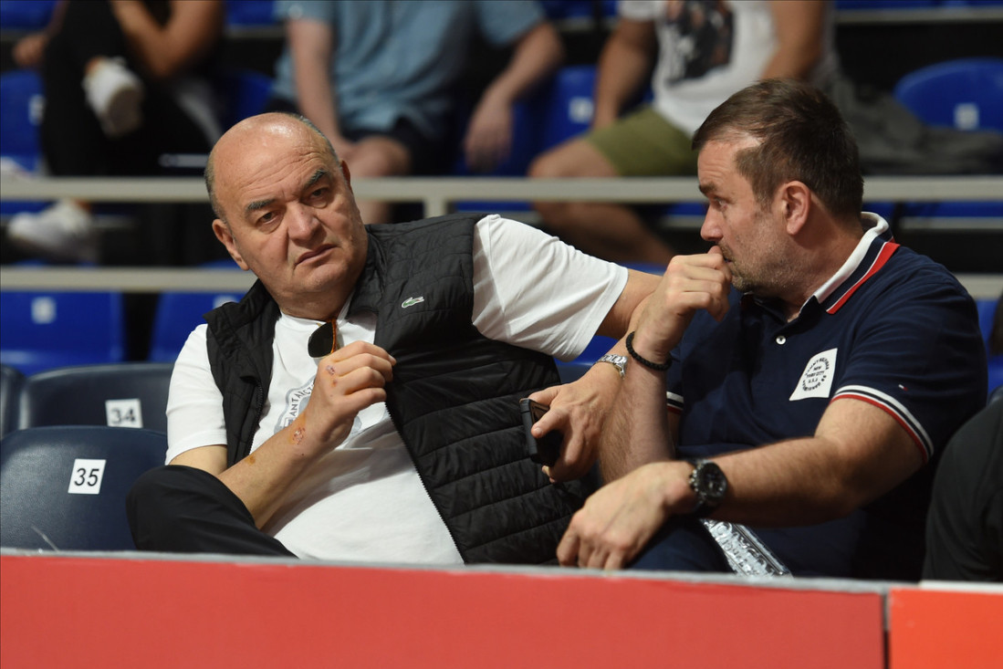 Vujošević se oseća bolje! Ovo su nove informacije o stanju legendarnog trenera!