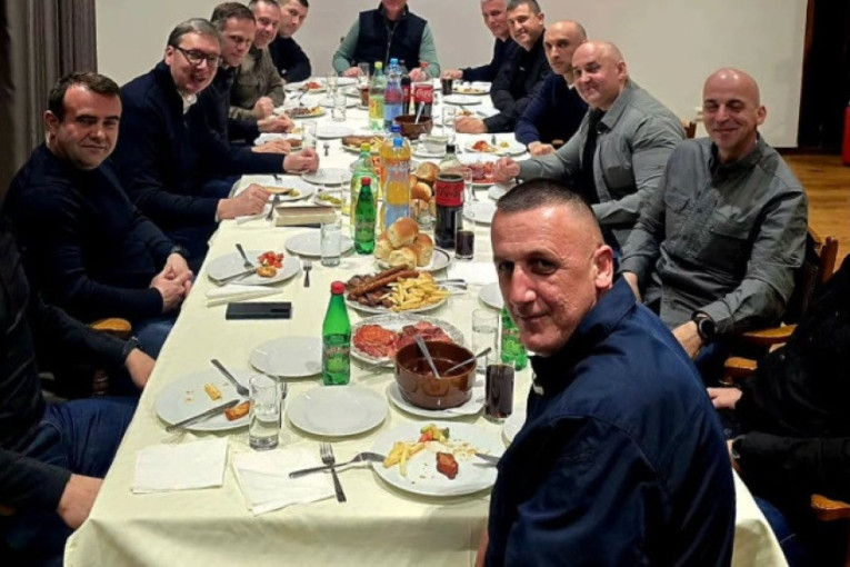 Vučić sa pripadnicima Kobri: Hvala na posvećenosti