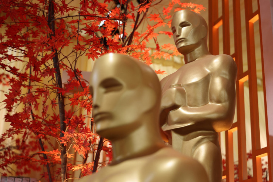 Suze pred dodelu Oskara: Renate Reinsve među prvima stigla na crveni tepih i otkrila zašto je plakala (FOTO/VIDEO)