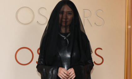 Slavna rediteljka u crnini na crvenom tepihu: Još jedan šok na dodeli Oskara (FOTO)