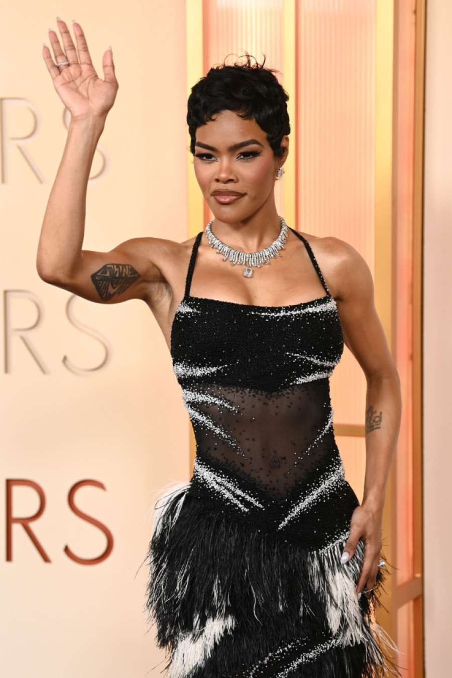 Najskuplji nakit na dodeli Oskara: Jedna nosi ultra redak zeleni dijamant vredan 35 miliona, druga ogrlicu staru 100 godina (FOTO)