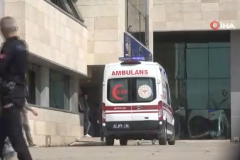 Pucnji u kancelariji guvernera u Antaliji: Ljudi hitno evakuisani iz zgrade! (VIDEO)