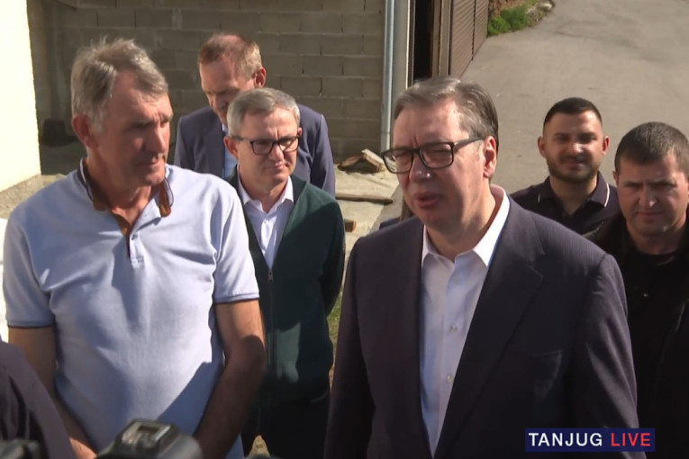 Vučić u Sevojnu: Predsednik u poseti porodici Raković (VIDEO)