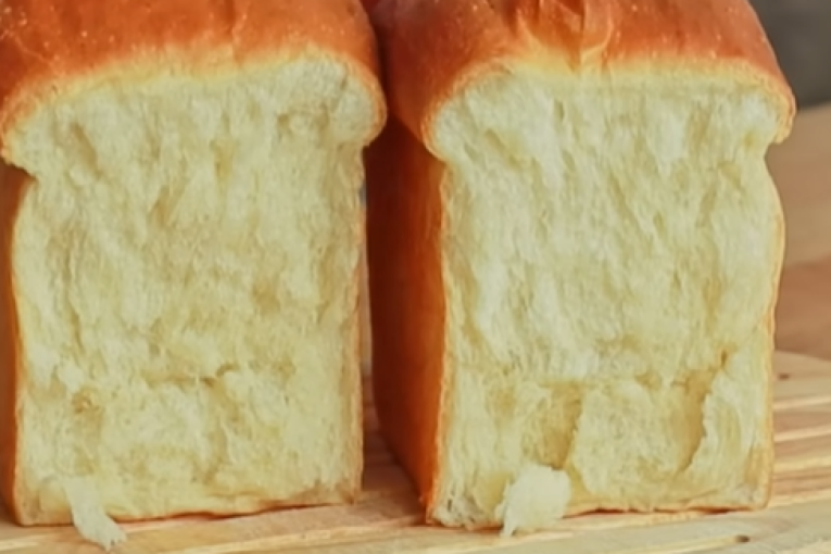 Recept dana: Zapečeni krompir sa šampinjonima je zasitno i zdravo jelo, odlično za večeru ili laganiji ručak