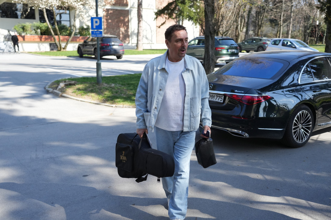 Haos ispred Granda! Mili se zaleteo kolima na Kebu, pevač počeo da viče!