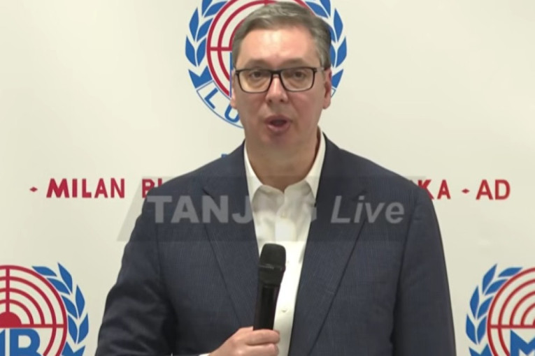 Vučić u fabrici MB Namenska: Država se nikada neće odreći većinskog vlasništva (FOTO/VIDEO)