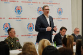 Vučić u fabrici MB Namenska: Država se nikada neće odreći većinskog vlasništva (FOTO/VIDEO)