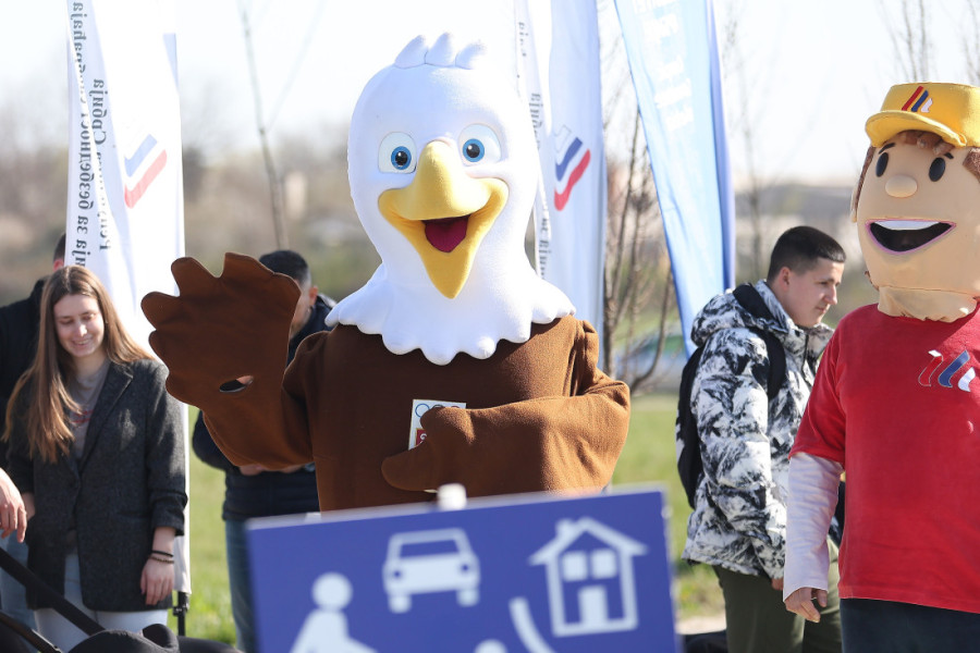 Karavan bezbednosti saobraćaja stigao u Kulu: Simulacije nesreća, edukacija i važna poruka za vozače