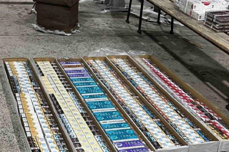 Laminat kao loša maska: Ovo je "ulov" srpskih carinika (FOTO)