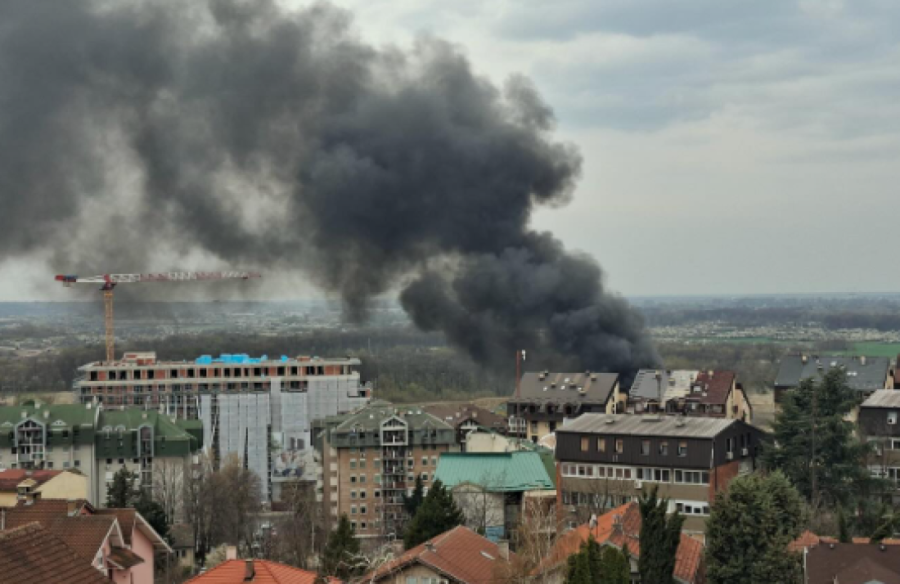 Haos u Beogradu: Trojica nasrnula na dostavljača, sve zabeleženo kamerom! (VIDEO)