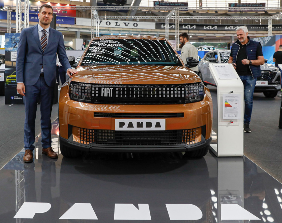 Naših ruku delo: FIAT GRANDE PANDA iz Kragujevca premijerno pred publikom na Sajmu automobila u Beogradu (FOTO)