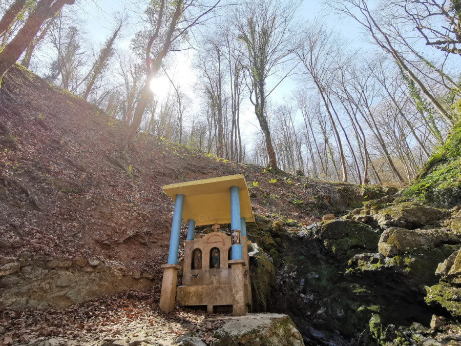 Devojčica je progledala, a žena izlečila srce: Ovaj manastir u Srbiji mnogi smatraju čudotvornim