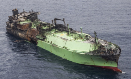 Oštećeni ruski tanker kao tempirana bomba: Već dve nedelje plovi oštećen sa 700 tona goriva, Sredozemlju preti katastrofa (VIDEO)