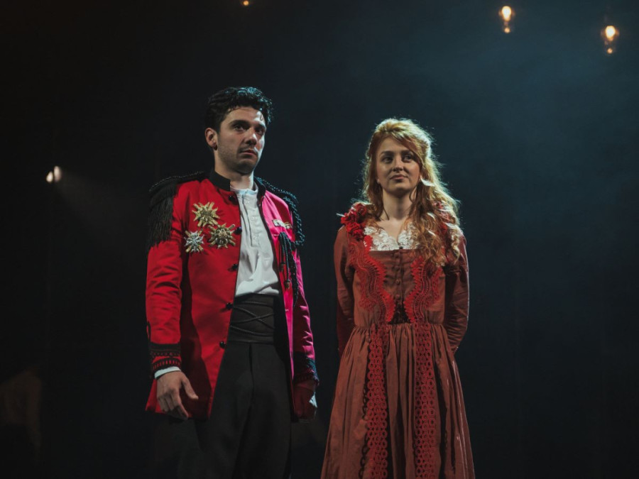 Priča o ljubavi kneza Milana Obrenovića i prelepe Nišlijke: "Vrana u paunovom perju" u Narodnom pozorištu (FOTO)