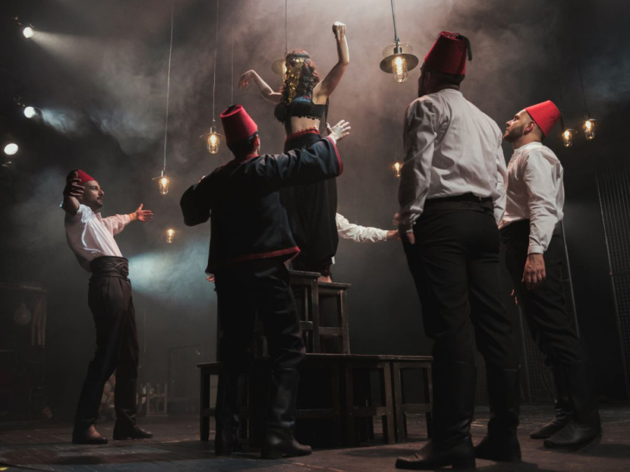 Priča o ljubavi kneza Milana Obrenovića i prelepe Nišlijke: "Vrana u paunovom perju" u Narodnom pozorištu (FOTO)