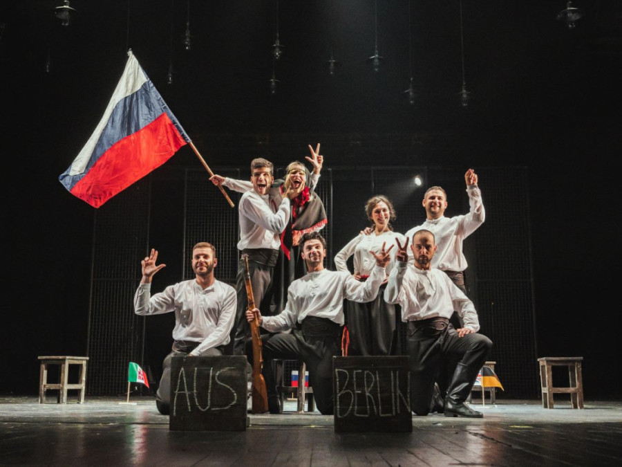 Priča o ljubavi kneza Milana Obrenovića i prelepe Nišlijke: "Vrana u paunovom perju" u Narodnom pozorištu (FOTO)