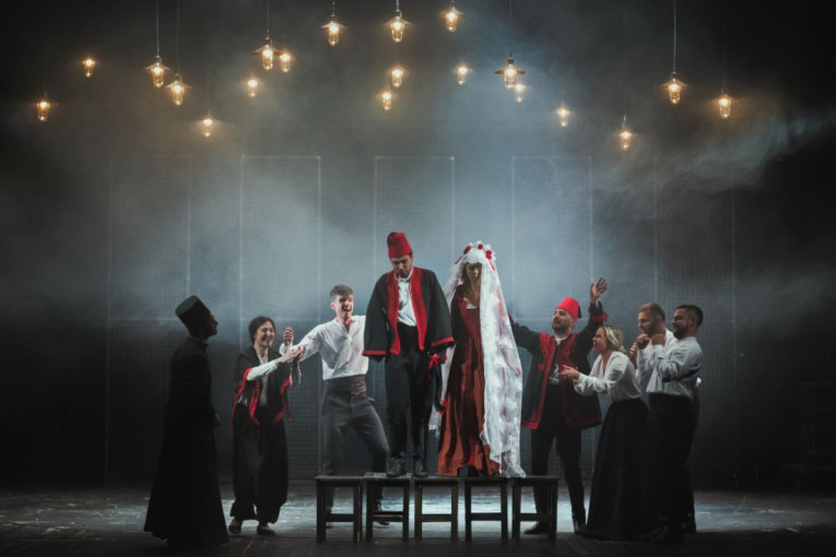 Priča o ljubavi kneza Milana Obrenovića i prelepe Nišlijke: "Vrana u paunovom perju" u Narodnom pozorištu (FOTO)