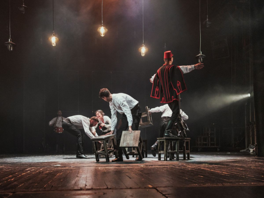 Priča o ljubavi kneza Milana Obrenovića i prelepe Nišlijke: "Vrana u paunovom perju" u Narodnom pozorištu (FOTO)