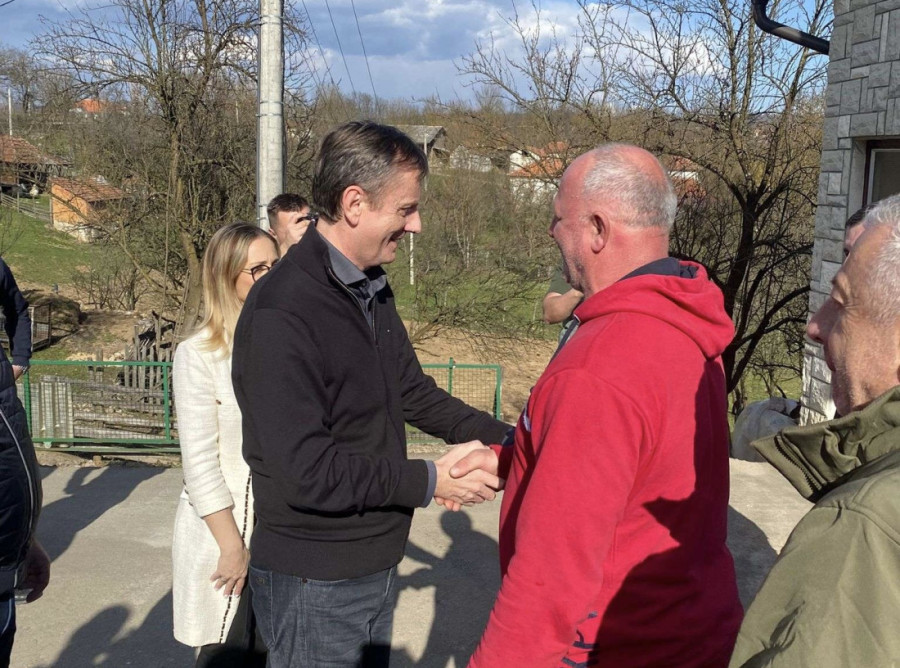 Rešen veliki problem u Markovici: Glišić obišao selo, izgrađen novi dalekovod dugačak tri kilometra