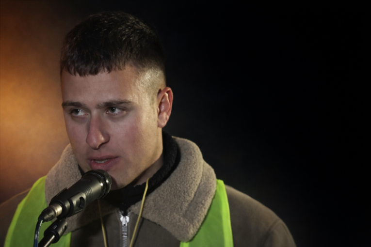 Bahati blokader iz Kladova pljuje po saradnicima, pa se hvali da je monstrum i diktator! (VIDEO)