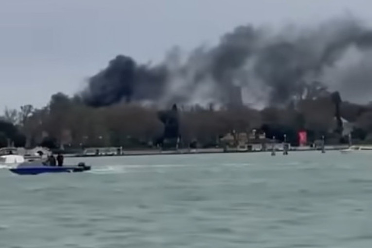 Gori krov Srpskog paviljona u Veneciji (VIDEO)