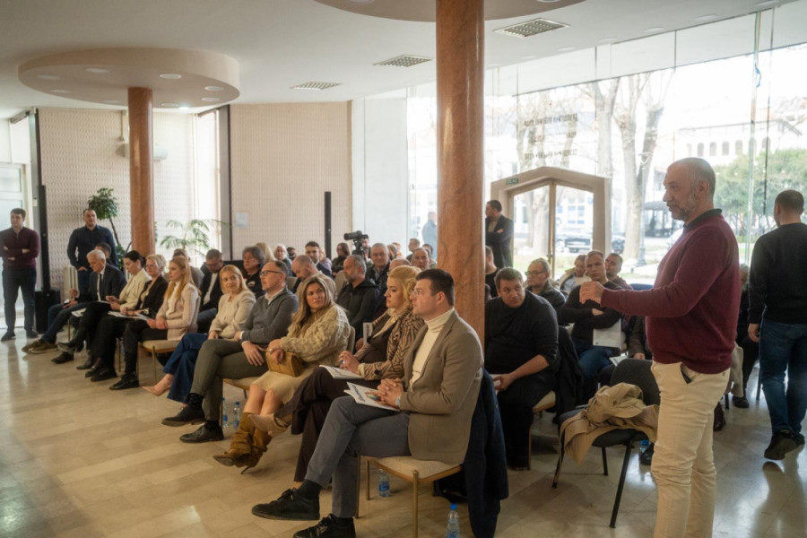 Svet na raskršću: Srpski brod u sigurnoj luci